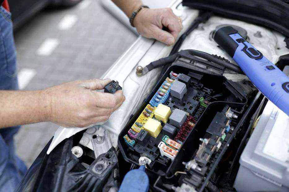 Auto in werkplaats